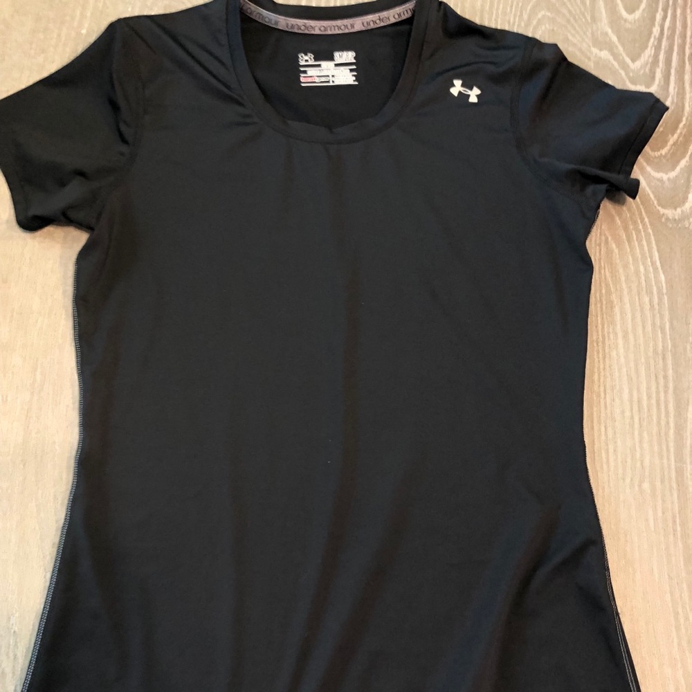 Under Armour short sleeve shirt